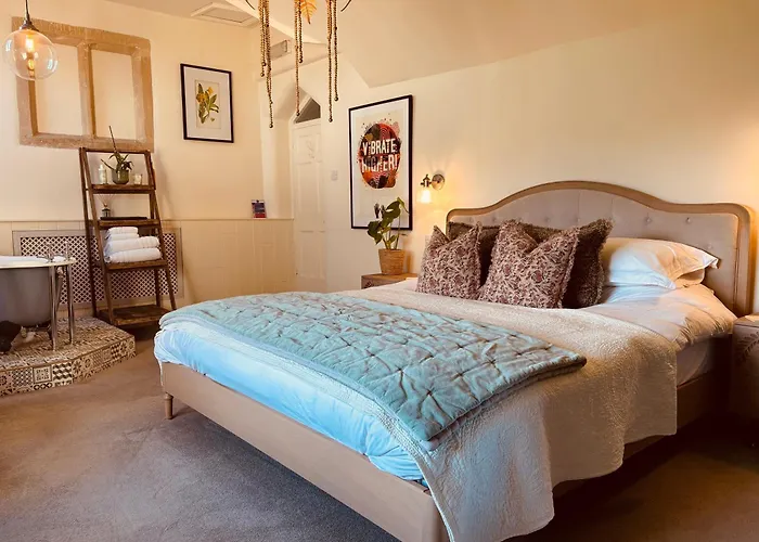 Halford House - Adults Only